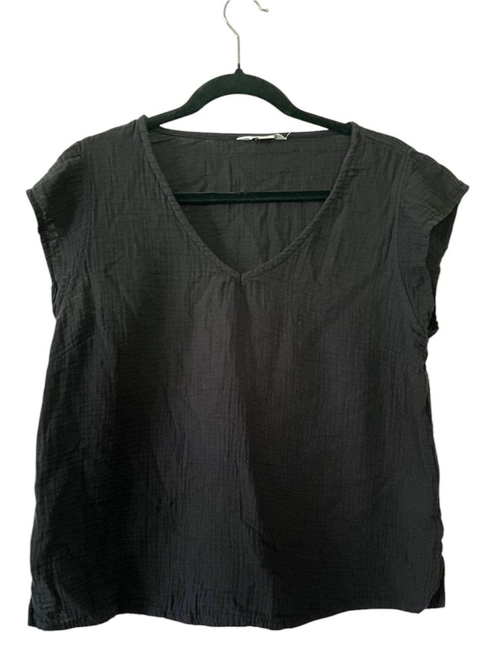 Three Dots Women’s Top Gauzy Cotton Black V-Neck Short Sleeve Size Medium